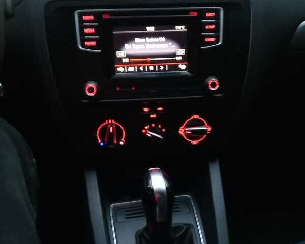 Сірий Фольксваген Джетта, об'ємом двигуна 1.4 л та пробігом 122 тис. км за 9500 $, фото 19 на Automoto.ua