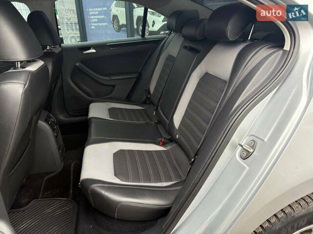 Серый Фольксваген Джетта, объемом двигателя 1.6 л и пробегом 190 тыс. км за 12500 $, фото 19 на Automoto.ua