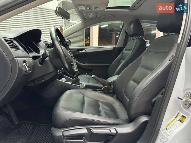 Сірий Фольксваген Джетта, об'ємом двигуна 1.4 л та пробігом 194 тис. км за 10990 $, фото 9 на Automoto.ua