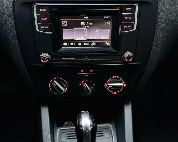 Фольксваген Джетта 2016 в Киеве на Automoto.ua Серый Фольксваген Джетта, объемом двигателя 1.4 л и пробегом 215 тыс. км за 8250 $, фото 12 на Automoto.ua