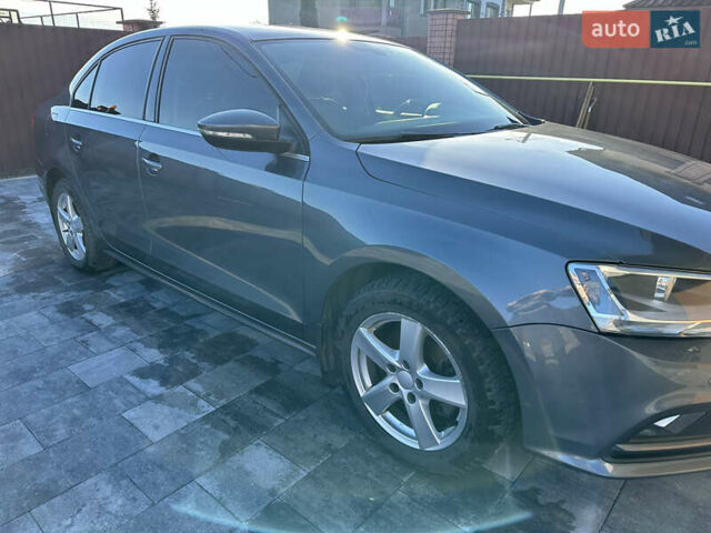 Серый Фольксваген Джетта, объемом двигателя 1.6 л и пробегом 106 тыс. км за 13800 $, фото 2 на Automoto.ua