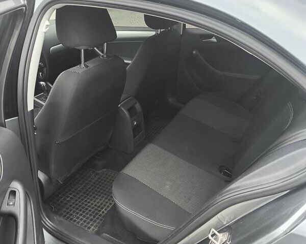 Серый Фольксваген Джетта, объемом двигателя 1.4 л и пробегом 149 тыс. км за 10900 $, фото 9 на Automoto.ua