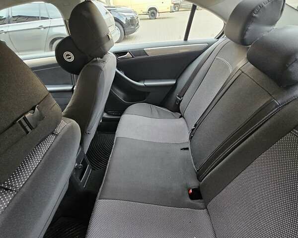 Сірий Фольксваген Джетта, об'ємом двигуна 1.4 л та пробігом 80 тис. км за 10499 $, фото 34 на Automoto.ua