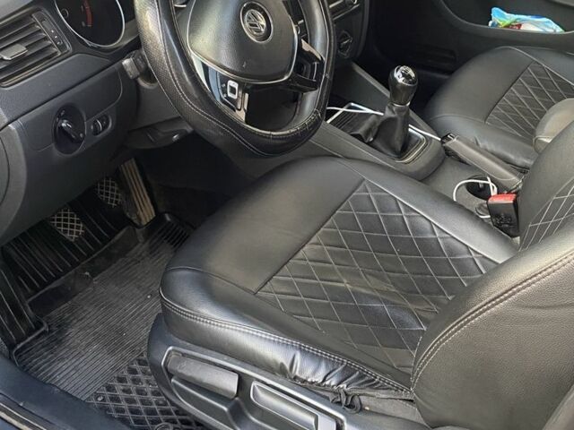 Серый Фольксваген Джетта, объемом двигателя 1.4 л и пробегом 270 тыс. км за 7500 $, фото 4 на Automoto.ua