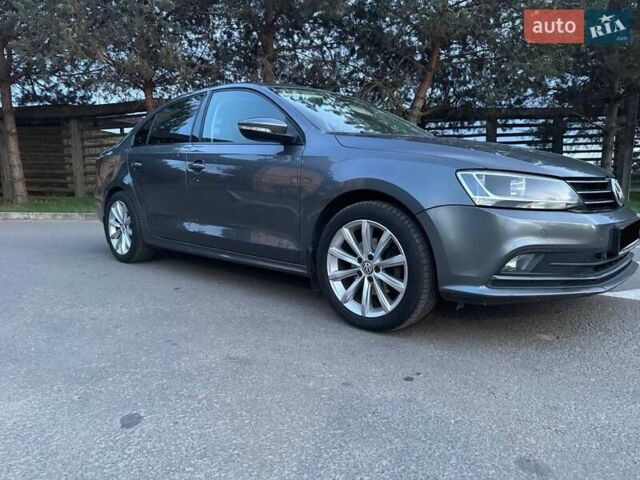 Серый Фольксваген Джетта, объемом двигателя 1.6 л и пробегом 186 тыс. км за 12600 $, фото 5 на Automoto.ua