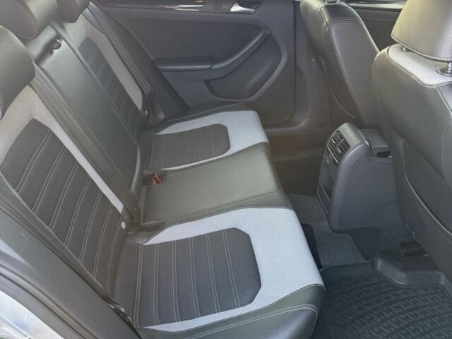 Серый Фольксваген Джетта, объемом двигателя 1.6 л и пробегом 90 тыс. км за 12000 $, фото 12 на Automoto.ua