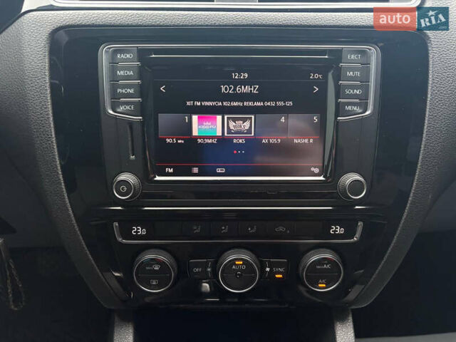 Серый Фольксваген Джетта, объемом двигателя 1.6 л и пробегом 190 тыс. км за 12500 $, фото 11 на Automoto.ua