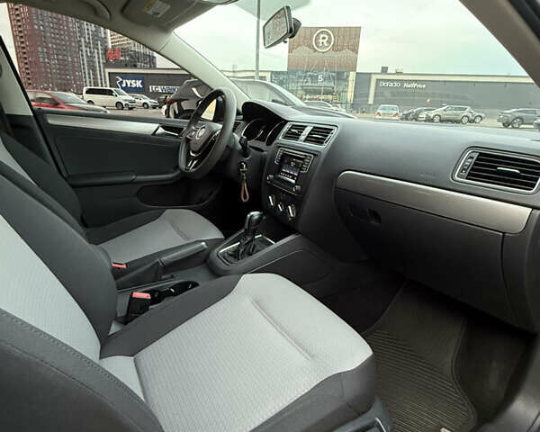 Сірий Фольксваген Джетта, об'ємом двигуна 1.39 л та пробігом 127 тис. км за 11000 $, фото 13 на Automoto.ua