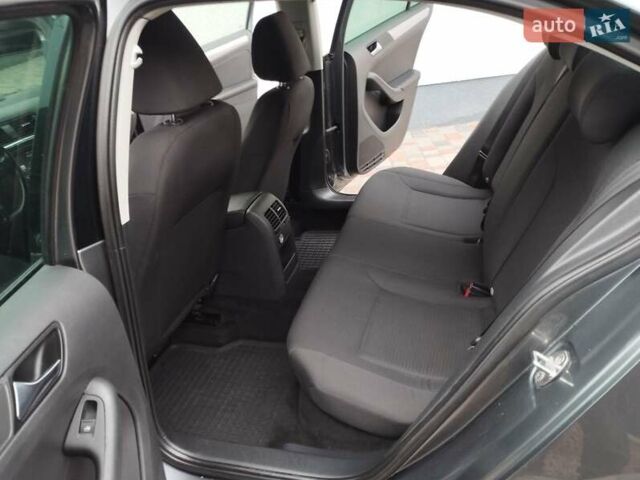 Серый Фольксваген Джетта, объемом двигателя 1.97 л и пробегом 210 тыс. км за 8950 $, фото 7 на Automoto.ua