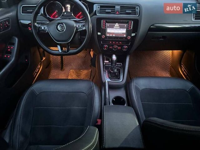 Серый Фольксваген Джетта, объемом двигателя 1.6 л и пробегом 186 тыс. км за 12600 $, фото 11 на Automoto.ua