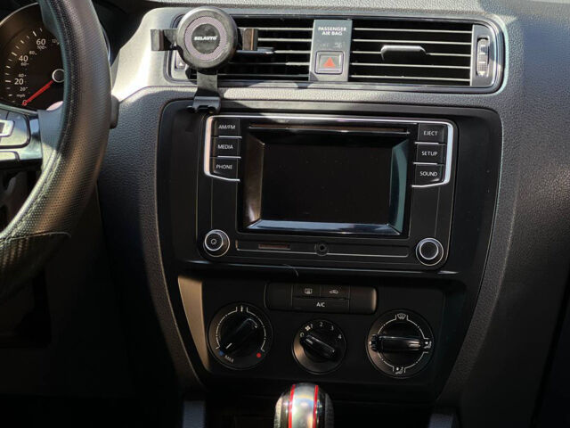 Серый Фольксваген Джетта, объемом двигателя 1.4 л и пробегом 188 тыс. км за 10600 $, фото 12 на Automoto.ua