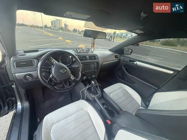 Сірий Фольксваген Джетта, об'ємом двигуна 1.8 л та пробігом 270 тис. км за 11000 $, фото 6 на Automoto.ua