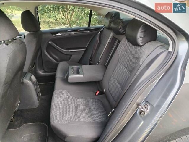 Серый Фольксваген Джетта, объемом двигателя 1.4 л и пробегом 201 тыс. км за 11500 $, фото 12 на Automoto.ua