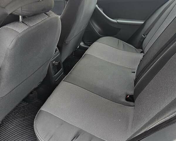 Сірий Фольксваген Джетта, об'ємом двигуна 1.4 л та пробігом 80 тис. км за 10499 $, фото 31 на Automoto.ua