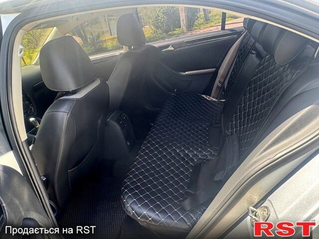 Серый Фольксваген Джетта, объемом двигателя 1.6 л и пробегом 138 тыс. км за 13500 $, фото 8 на Automoto.ua