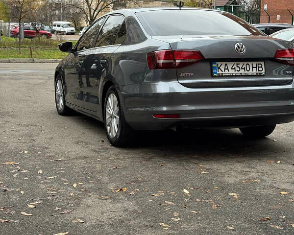 Серый Фольксваген Джетта, объемом двигателя 1.6 л и пробегом 213 тыс. км за 9700 $, фото 4 на Automoto.ua