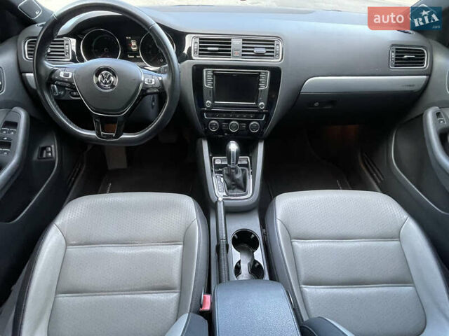 Серый Фольксваген Джетта, объемом двигателя 1.39 л и пробегом 130 тыс. км за 12500 $, фото 10 на Automoto.ua