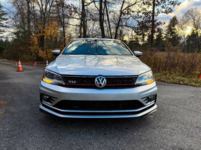 Сірий Фольксваген Джетта, об'ємом двигуна 2 л та пробігом 75 тис. км за 1700 $, фото 1 на Automoto.ua