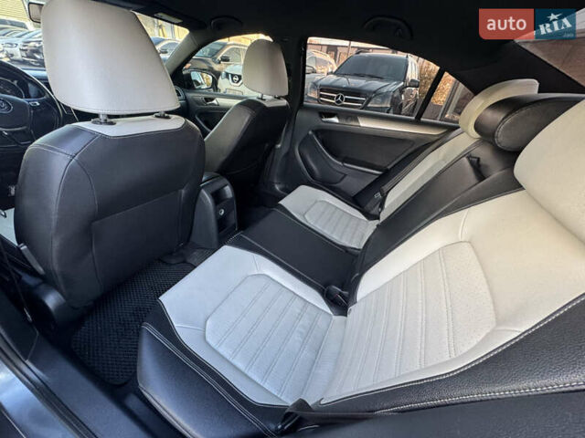 Фольксваген Джетта 2016 в Запорожье на Automoto.ua Серый Фольксваген Джетта, объемом двигателя 1.8 л и пробегом 210 тыс. км за 9999 $, фото 21 на Automoto.ua