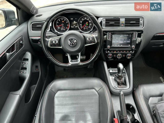 Серый Фольксваген Джетта, объемом двигателя 2 л и пробегом 105 тыс. км за 13800 $, фото 2 на Automoto.ua