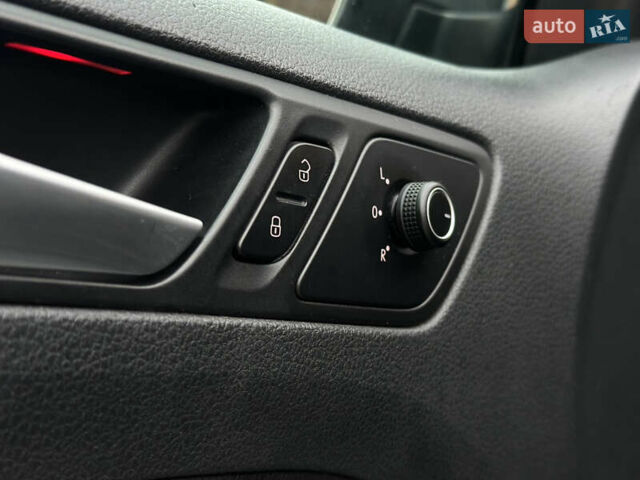 Серый Фольксваген Джетта, объемом двигателя 2 л и пробегом 105 тыс. км за 13800 $, фото 31 на Automoto.ua