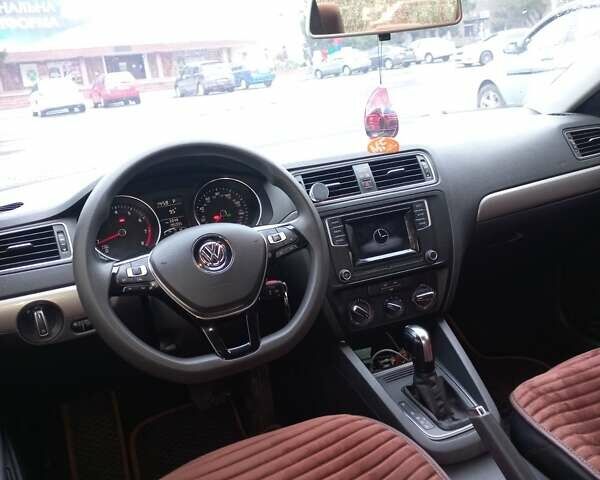 Фольксваген Джетта 2017 в Фастове на Automoto.ua Серый Фольксваген Джетта, объемом двигателя 1.4 л и пробегом 195 тыс. км за 11000 $, фото 2 на Automoto.ua