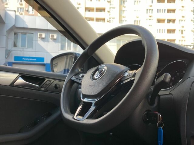 Серый Фольксваген Джетта, объемом двигателя 1.4 л и пробегом 163 тыс. км за 10490 $, фото 4 на Automoto.ua