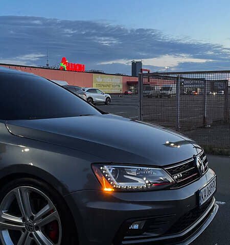 Серый Фольксваген Джетта, объемом двигателя 2 л и пробегом 174 тыс. км за 12000 $, фото 1 на Automoto.ua