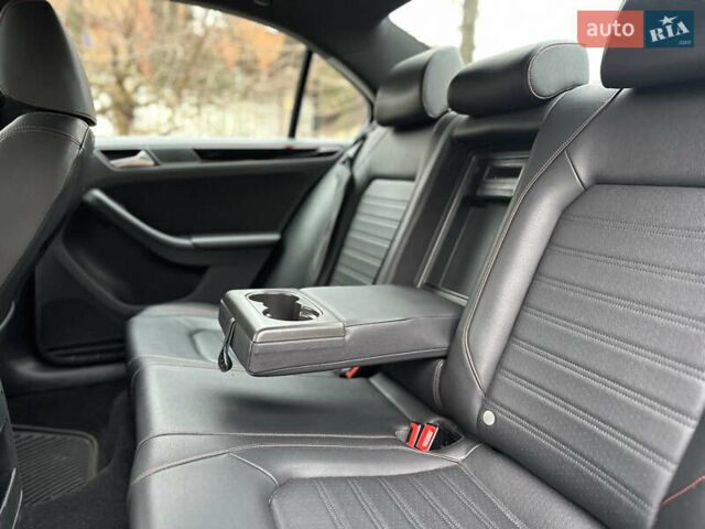 Серый Фольксваген Джетта, объемом двигателя 2 л и пробегом 105 тыс. км за 13800 $, фото 38 на Automoto.ua