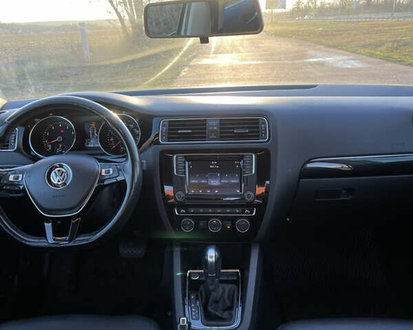 Серый Фольксваген Джетта, объемом двигателя 1.8 л и пробегом 126 тыс. км за 11999 $, фото 5 на Automoto.ua