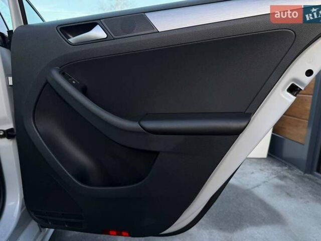 Сірий Фольксваген Джетта, об'ємом двигуна 0 л та пробігом 188 тис. км за 13400 $, фото 58 на Automoto.ua