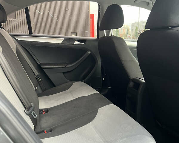 Серый Фольксваген Джетта, объемом двигателя 1.4 л и пробегом 100 тыс. км за 11400 $, фото 12 на Automoto.ua