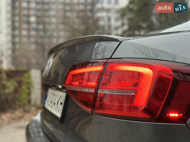 Серый Фольксваген Джетта, объемом двигателя 2 л и пробегом 105 тыс. км за 13800 $, фото 25 на Automoto.ua