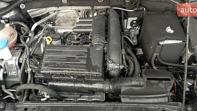 Серый Фольксваген Джетта, объемом двигателя 1.4 л и пробегом 131 тыс. км за 10200 $, фото 7 на Automoto.ua