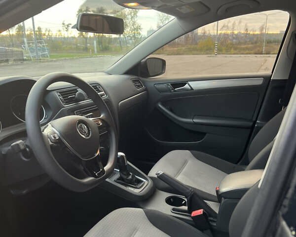 Серый Фольксваген Джетта, объемом двигателя 1.4 л и пробегом 100 тыс. км за 11400 $, фото 9 на Automoto.ua