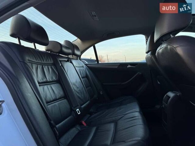 Сірий Фольксваген Джетта, об'ємом двигуна 0 л та пробігом 188 тис. км за 13400 $, фото 63 на Automoto.ua