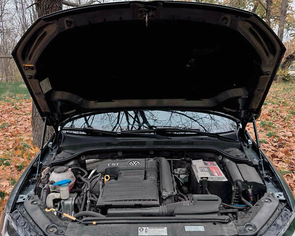 Фольксваген Джетта 2017 в Кременчуге на Automoto.ua Серый Фольксваген Джетта, объемом двигателя 1.4 л и пробегом 92 тыс. км за 13100 $, фото 18 на Automoto.ua