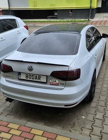 Серый Фольксваген Джетта, объемом двигателя 1.4 л и пробегом 178 тыс. км за 8500 $, фото 1 на Automoto.ua