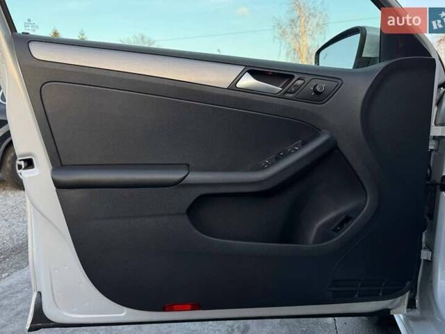 Сірий Фольксваген Джетта, об'ємом двигуна 0 л та пробігом 188 тис. км за 13400 $, фото 25 на Automoto.ua