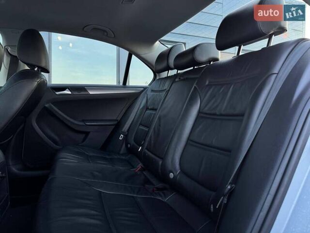 Сірий Фольксваген Джетта, об'ємом двигуна 0 л та пробігом 188 тис. км за 13400 $, фото 47 на Automoto.ua