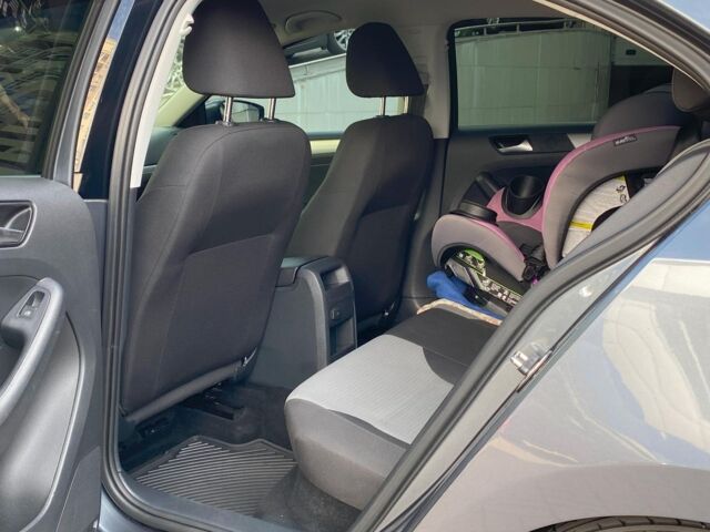 Серый Фольксваген Джетта, объемом двигателя 1.4 л и пробегом 163 тыс. км за 10490 $, фото 15 на Automoto.ua