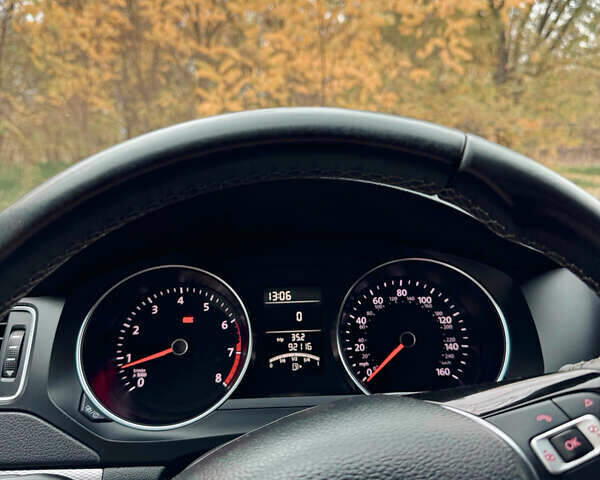 Фольксваген Джетта 2017 в Кременчуге на Automoto.ua Серый Фольксваген Джетта, объемом двигателя 1.4 л и пробегом 92 тыс. км за 13100 $, фото 15 на Automoto.ua