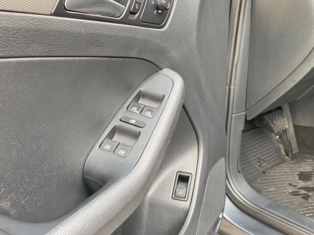 Серый Фольксваген Джетта, объемом двигателя 1.4 л и пробегом 163 тыс. км за 10490 $, фото 14 на Automoto.ua