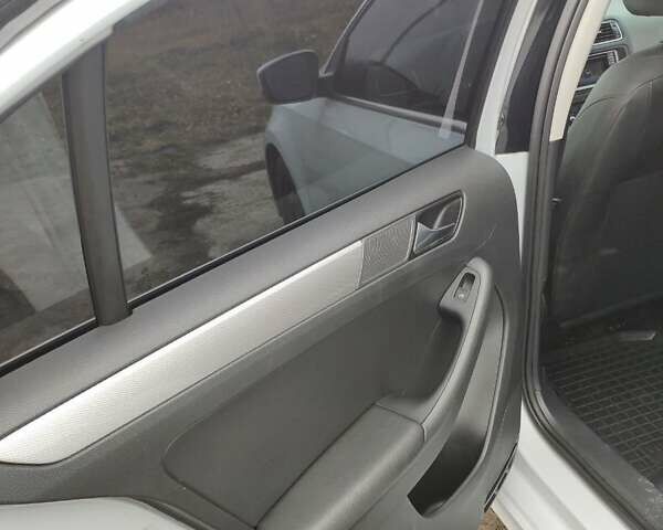 Серый Фольксваген Джетта, объемом двигателя 1.4 л и пробегом 61 тыс. км за 14200 $, фото 9 на Automoto.ua