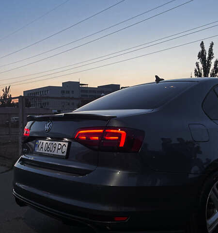 Серый Фольксваген Джетта, объемом двигателя 2 л и пробегом 174 тыс. км за 12000 $, фото 3 на Automoto.ua