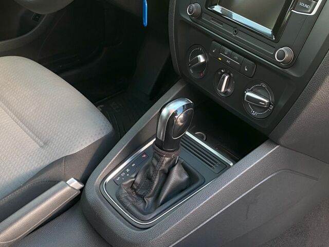 Серый Фольксваген Джетта, объемом двигателя 1.4 л и пробегом 163 тыс. км за 10490 $, фото 5 на Automoto.ua