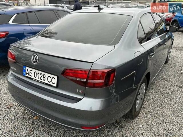 Фольксваген Джетта 2017 в Львове на Automoto.ua Серый Фольксваген Джетта, объемом двигателя 1.4 л и пробегом 64 тыс. км за 12300 $, фото 2 на Automoto.ua