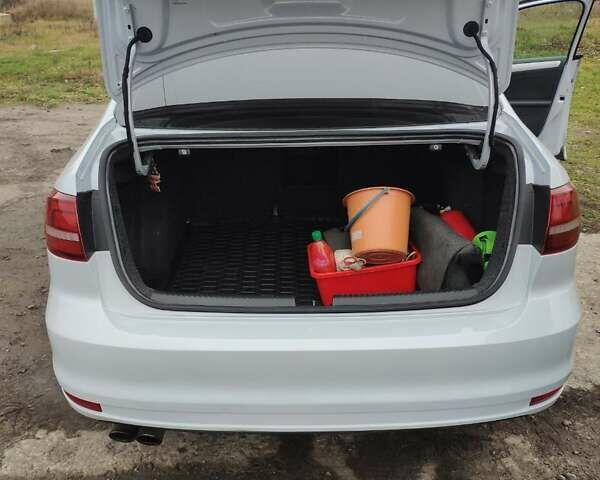 Серый Фольксваген Джетта, объемом двигателя 1.4 л и пробегом 61 тыс. км за 14200 $, фото 19 на Automoto.ua