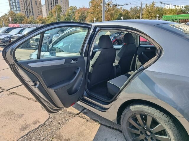 Серый Фольксваген Джетта, объемом двигателя 1.4 л и пробегом 86 тыс. км за 10890 $, фото 13 на Automoto.ua