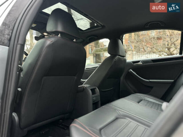 Серый Фольксваген Джетта, объемом двигателя 2 л и пробегом 105 тыс. км за 13800 $, фото 37 на Automoto.ua